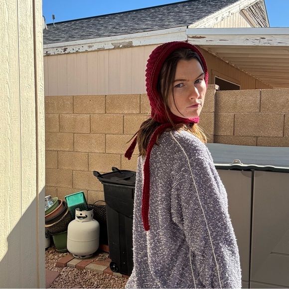 Red crochet Bonnet Hat - Picture 3 of 7